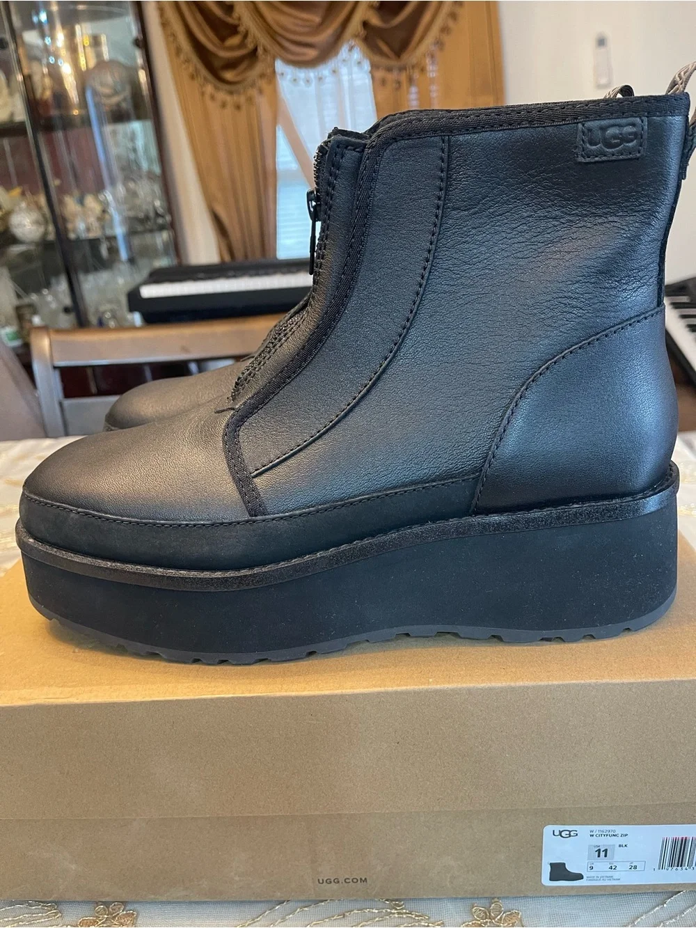UGG exposed zips